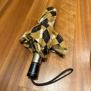 Shedrain Travel Umbrella Nova Check Plaid Auto Open Close Tan Blk White Argyle